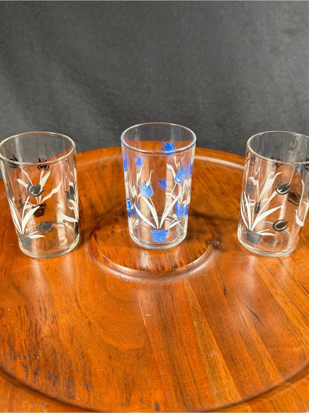 Vintage Floral Glass Tumbler Set - Red and Blue Tulip Design